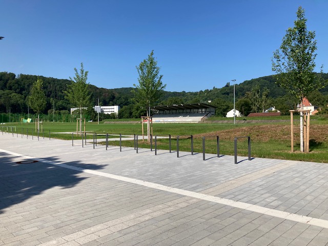 Blick in den Sportpark Weil auf Stadion und Tribüne